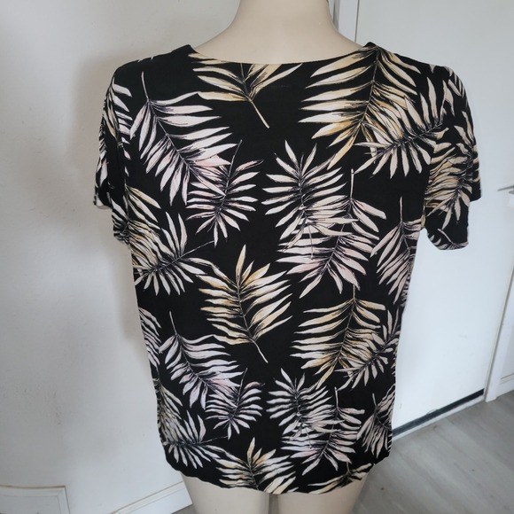 J JILL M Hawaiian Print Floral Short Sleeve Summer Beach Comfort Casual Blouse - Picture 3 of 8